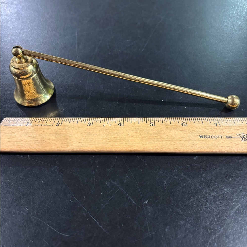 VINTAGE SOLID BRASS CANDLE SNUFFER GUC